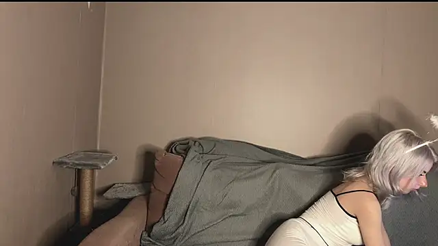 Snapshot of snowy_lisa chatting on October 2025 12:49:01 PM snowy lisa online show from October 2025 12:49:01 PM