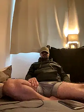 Snapshot of BimannSuedlaender chatting on September 2025 03:22:01 PM BimannSuedlaender online show from September 2025 03:22:01 PM