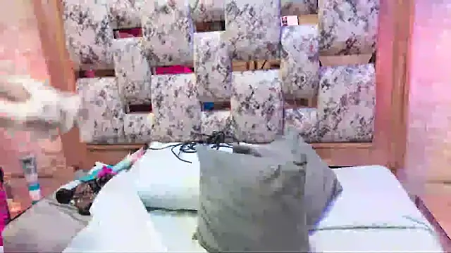 julyana mendez online show from September 2025 07:17:01 PM