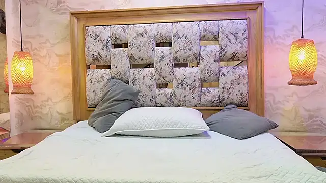 julyana mendez online show from October 2025 07:35:02 PM