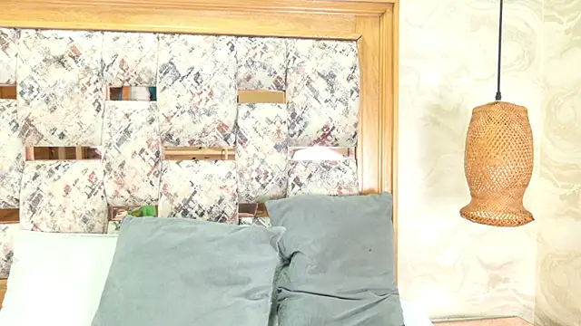 julyana mendez online show from October 2025 07:14:01 PM