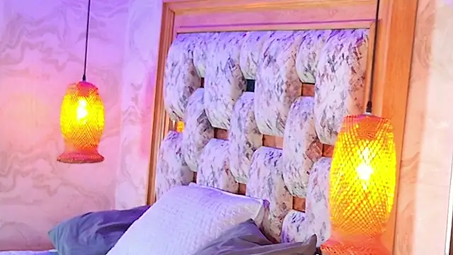 julyana mendez online show from October 2025 07:47:02 PM