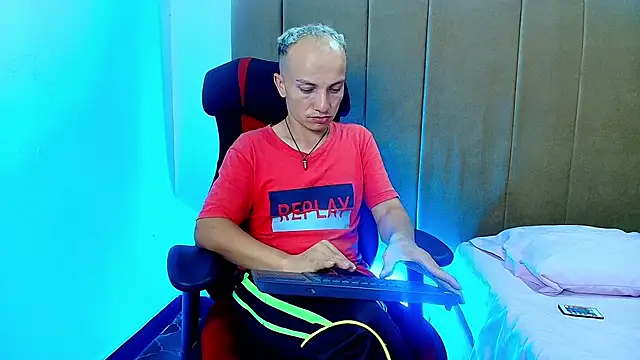 DaddyPoweer online show from September 2025 10:02:01 PM