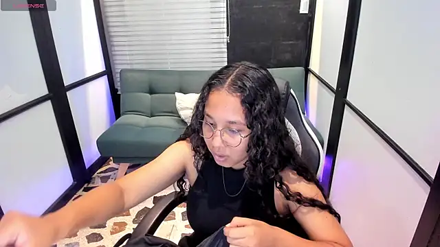Noahsmitth  online show from September 2025 07:52:01 PM