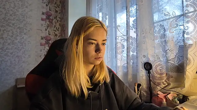 Witching Moon online show from October 2025 07:30:01 AM