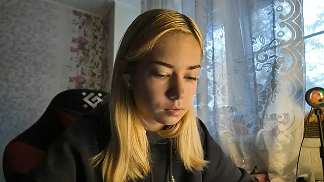 Witching Moon online show from October 2025 07:45:01 AM