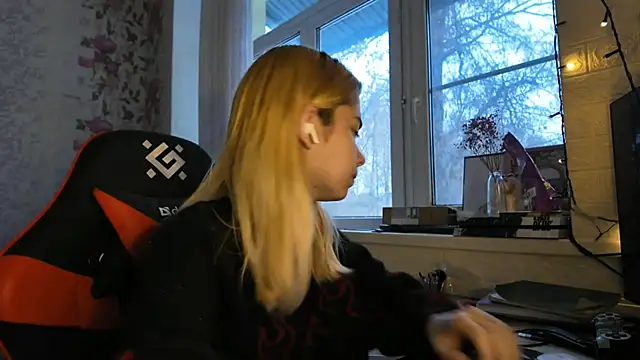 Witching Moon online show from December 2025 06:51:01 AM