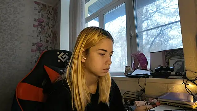 Witching Moon online show from December 2025 07:15:02 AM