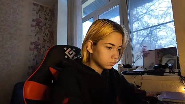 Witching Moon online show from December 2025 07:27:02 AM