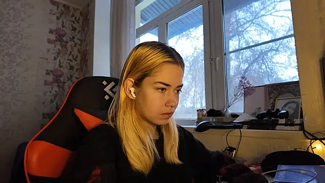 Witching Moon online show from December 2025 07:17:02 AM