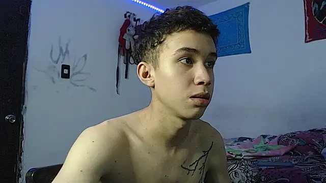 Snapshot of whiteboy69902 chatting on October 2025 06:19:02 PM whiteboy69902 online show from October 2025 06:19:02 PM