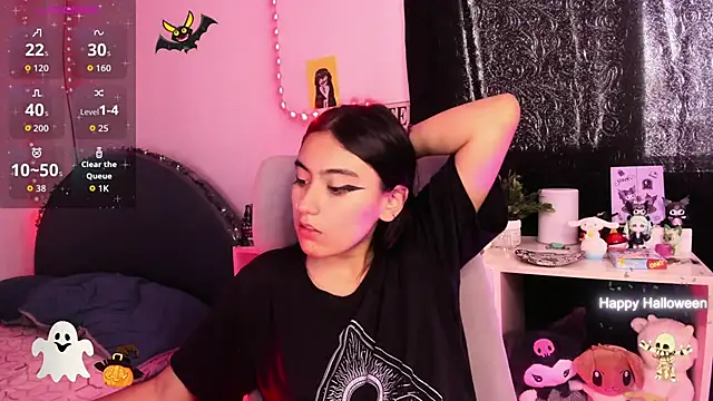 Snapshot of namiiwhite chatting on November 2025 05:48:02 PM namiiwhite online show from November 2025 05:48:02 PM