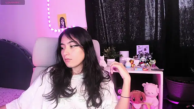 Snapshot of namiiwhite chatting on November 2025 06:32:01 PM namiiwhite online show from November 2025 06:32:01 PM