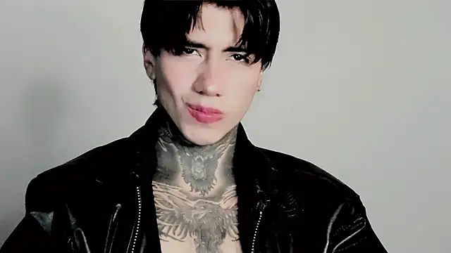 Snapshot of Alex_bdsmz chatting on November 2025 12:01:02 AM Alex bdsmz online show from November 2025 12:01:02 AM