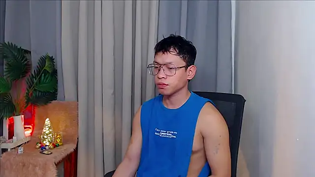 Snapshot of pinkcock_froi2305 chatting on October 2025 12:05:01 PM pinkcock froi2305 online show from October 2025 12:05:01 PM