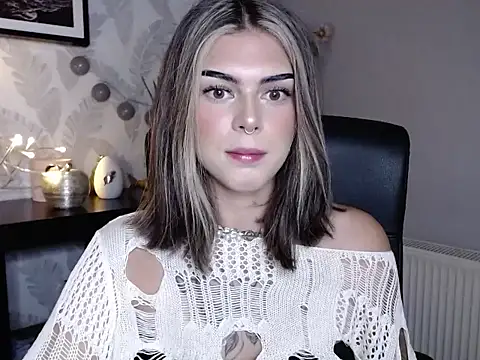 Snapshot of Nova_SIN chatting on September 2025 05:07:01 AM Nova SIN online show from September 2025 05:07:01 AM