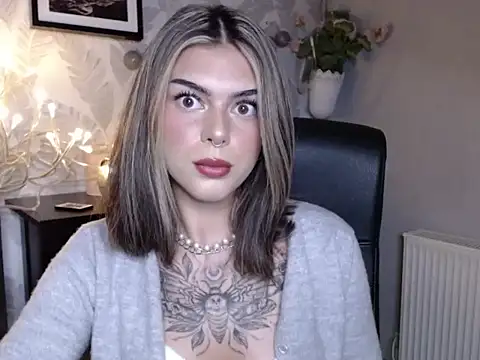 Snapshot of Nova_SIN chatting on September 2025 05:09:01 AM Nova SIN online show from September 2025 05:09:01 AM