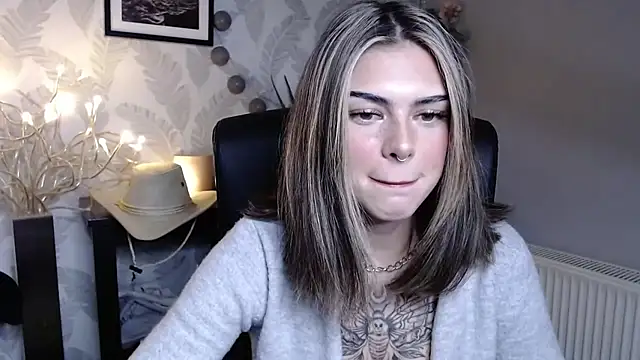 Snapshot of Nova_SIN chatting on September 2025 05:11:01 AM Nova SIN online show from September 2025 05:11:01 AM