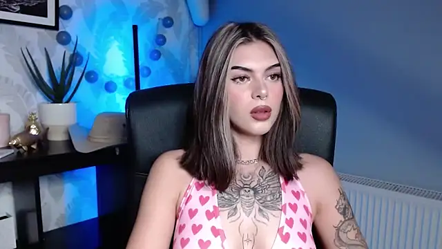 Snapshot of Nova_SIN chatting on October 2025 10:56:01 AM Nova SIN online show from October 2025 10:56:01 AM