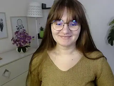 Julie Diamond online show from November 2025 01:43:01 PM