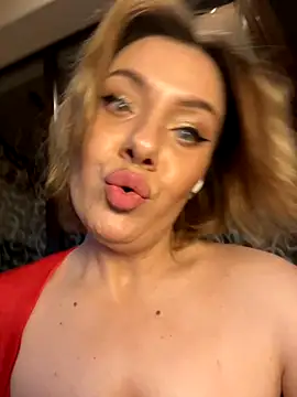 Snapshot of emmasweett11 chatting on November 2025 02:33:01 PM emmasweett11 online show from November 2025 02:33:01 PM