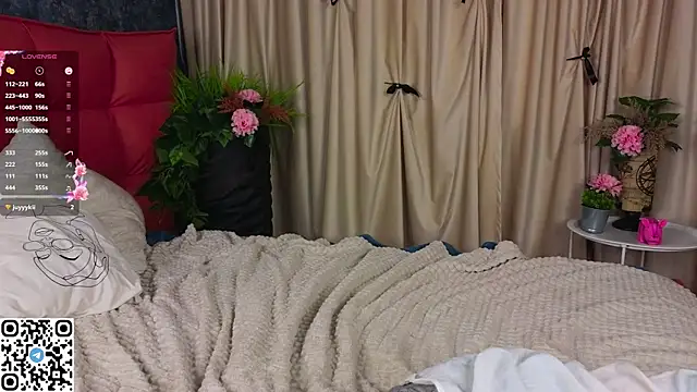 NyxaThorn online show from September 2025 05:23:01 PM