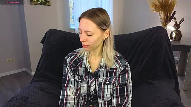 NyxaThorn online show from September 2025 02:55:01 PM