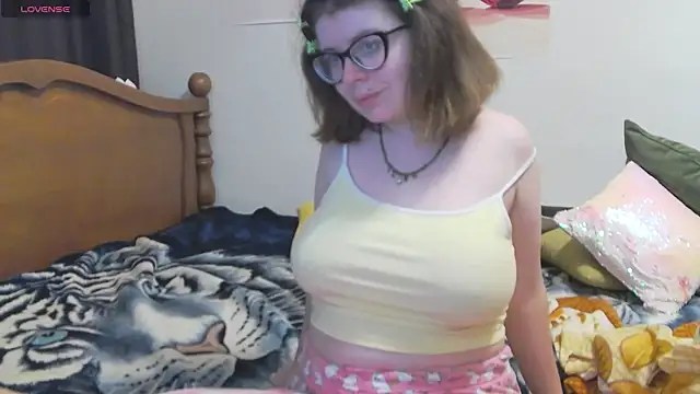 Snapshot of MilisaSweet777 chatting on September 2025 07:04:01 PM MilisaSweet777 online show from September 2025 07:04:01 PM