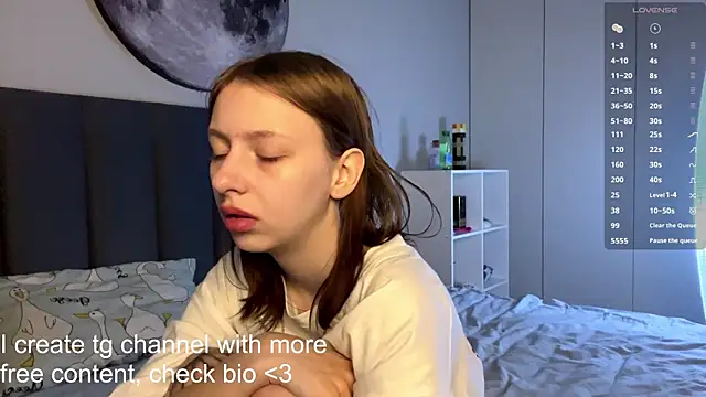 Snapshot of EllieDream chatting on November 2025 07:11:02 AM EllieDream online show from November 2025 07:11:02 AM