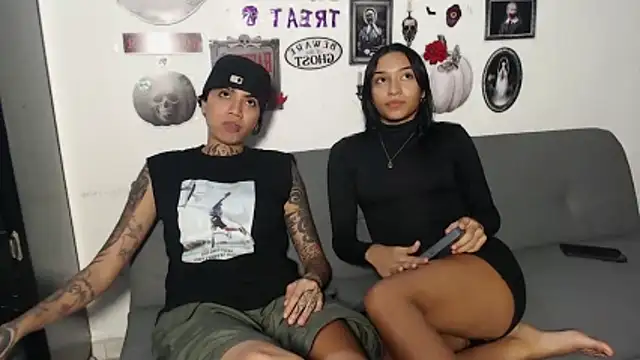 Snapshot of ParisAndVi chatting on October 2025 02:50:02 AM ParisAndVi online show from October 2025 02:50:02 AM