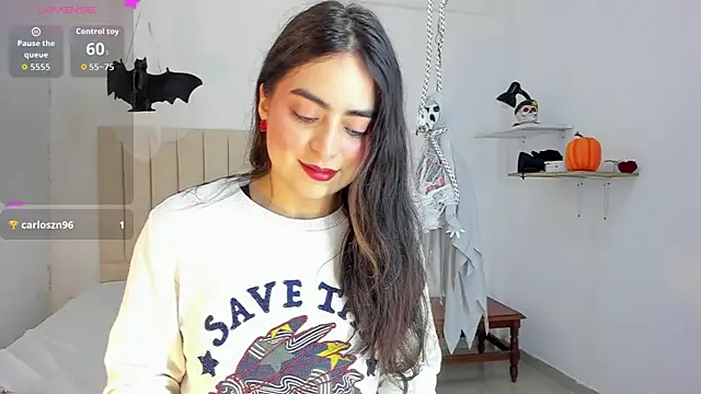 sashaa petit online show from October 2025 11:17:01 AM