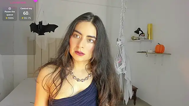 sashaa petit online show from October 2025 11:33:02 AM