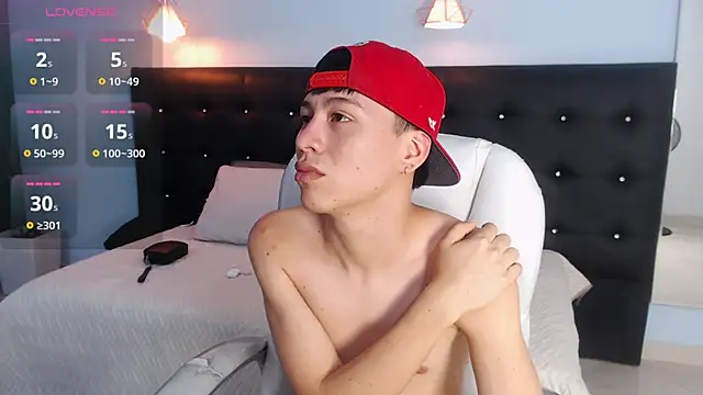 Abraham horny18 online show from October 2025 08:31:02 PM