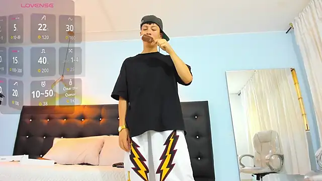 Abraham horny18 online show from October 2025 06:40:02 PM