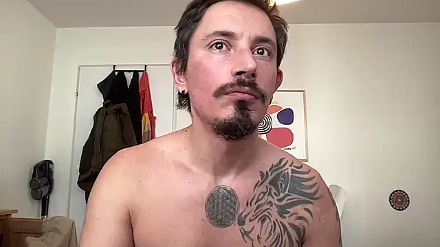 Snapshot of sunZfun chatting on November 2025 12:49:01 PM sunZfun online show from November 2025 12:49:01 PM