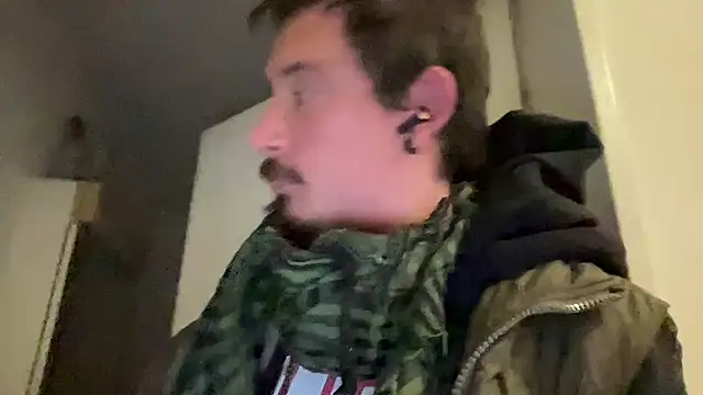 Snapshot of sunZfun chatting on November 2025 09:02:02 PM sunZfun online show from November 2025 09:02:02 PM