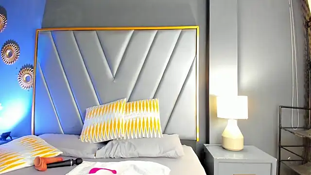 becca scotts online show from October 2025 12:42:02 AM