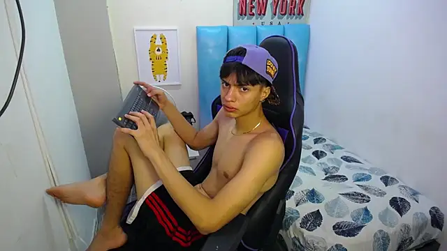 Justin gray  online show from September 2025 09:06:02 PM