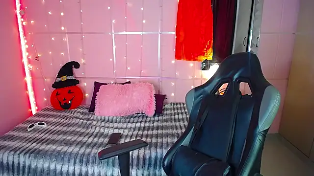 Justin gray  online show from October 2025 09:37:02 PM