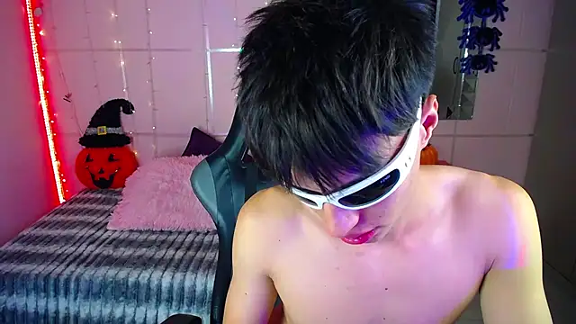 Justin gray  online show from October 2025 09:25:02 PM