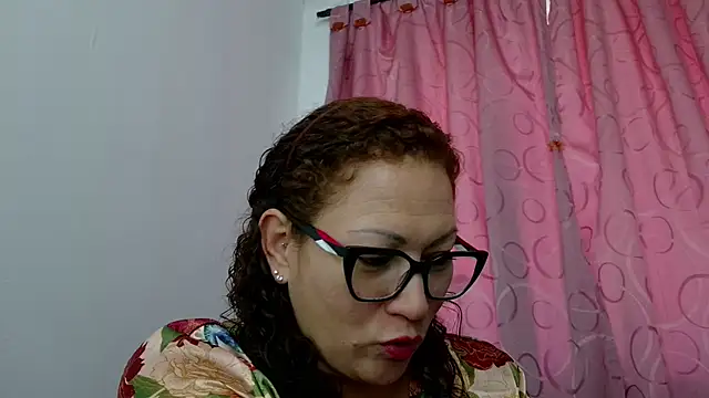 TifanyQueen  online show from September 2025 04:54:01 PM
