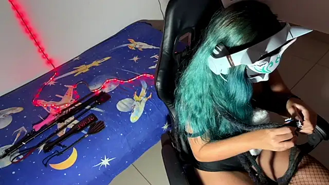 Snapshot of bluesubmissive chatting on November 2025 01:18:02 AM bluesubmissive online show from November 2025 01:18:02 AM