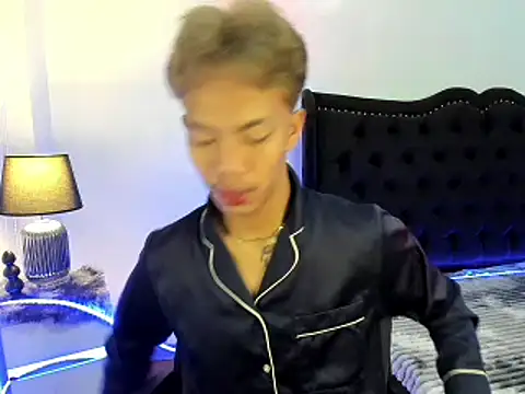 Snapshot of jersthebigfuckerxxx chatting on October 2025 10:18:02 PM jersthebigfuckerxxx online show from October 2025 10:18:02 PM