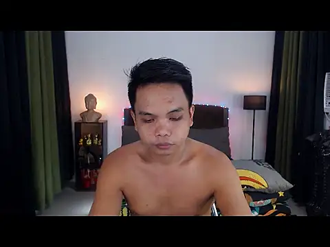 Snapshot of XExtraServiceManX chatting on October 2025 01:13:01 AM XExtraServiceManX online show from October 2025 01:13:01 AM