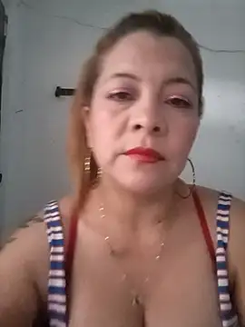 Snapshot of lunita2110 chatting on September 2025 09:47:02 PM lunita2110 online show from September 2025 09:47:02 PM