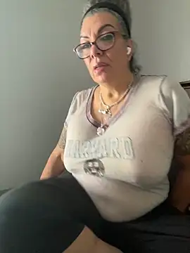 Snapshot of dieseldame1313 chatting on October 2025 07:58:02 PM dieseldame1313 online show from October 2025 07:58:02 PM