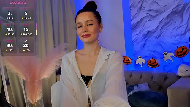 Aria Mila online show from October 2025 03:10:01 AM