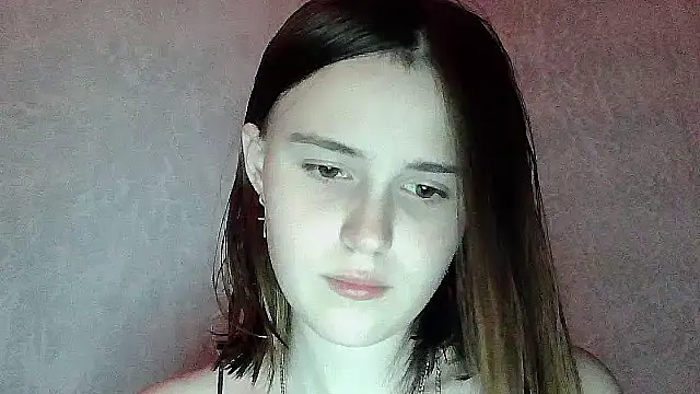 SweetLoraa online show from November 2025 05:47:02 PM