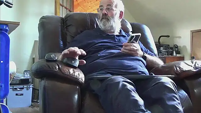 Snapshot of janzer13 chatting on September 2025 01:13:01 PM janzer13 online show from September 2025 01:13:01 PM