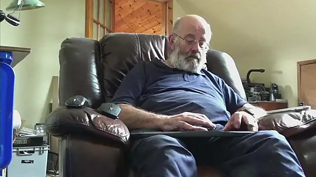 Snapshot of janzer13 chatting on September 2025 02:31:02 PM janzer13 online show from September 2025 02:31:02 PM